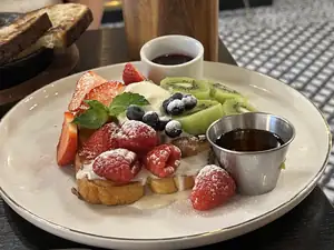 A plate served at Fress